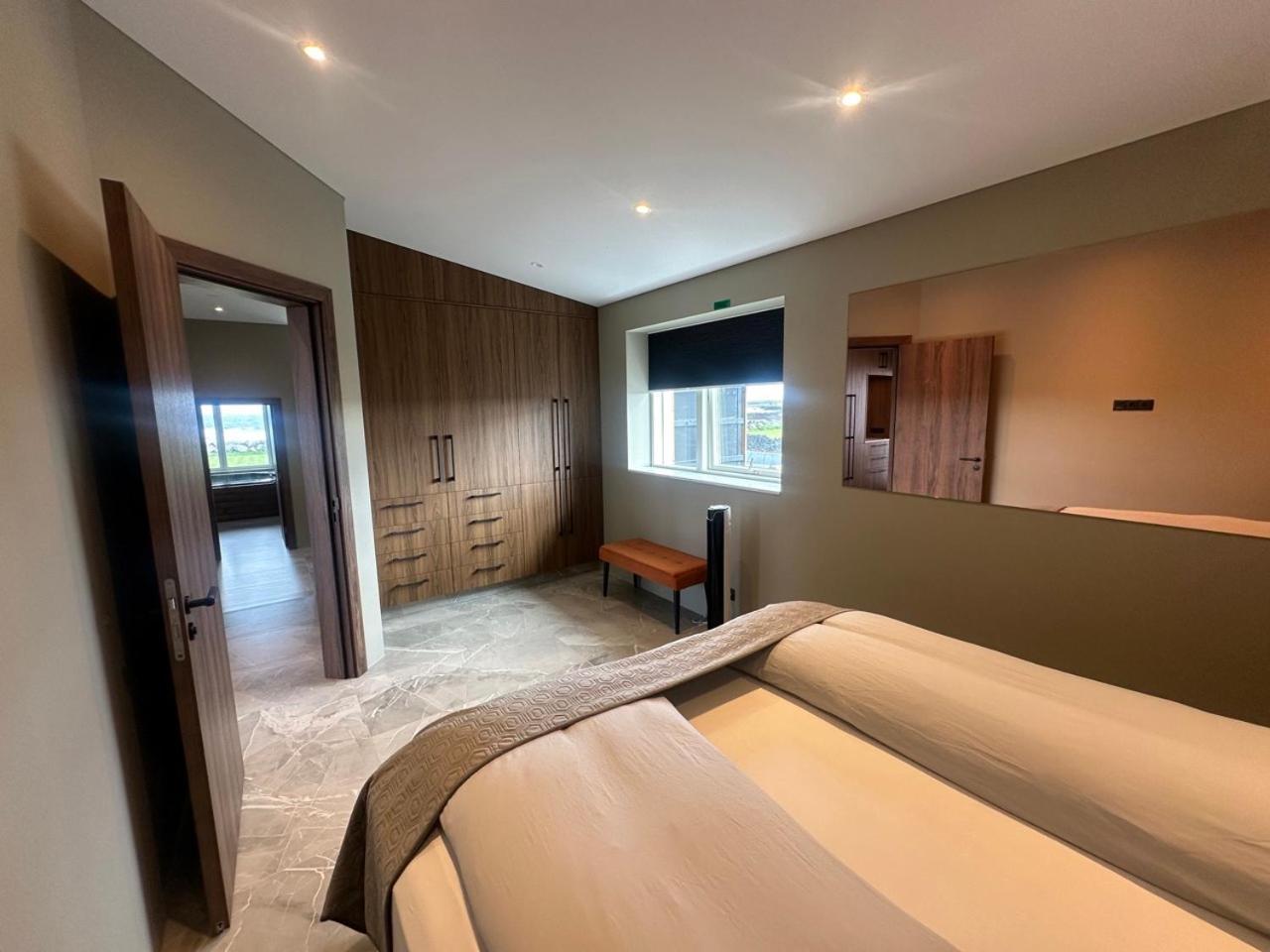 Bay View Apartments Gardur Kültér fotó